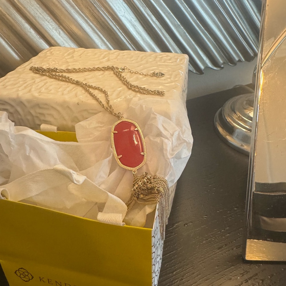 Kendra Scott Red and Gold Pendant Necklace